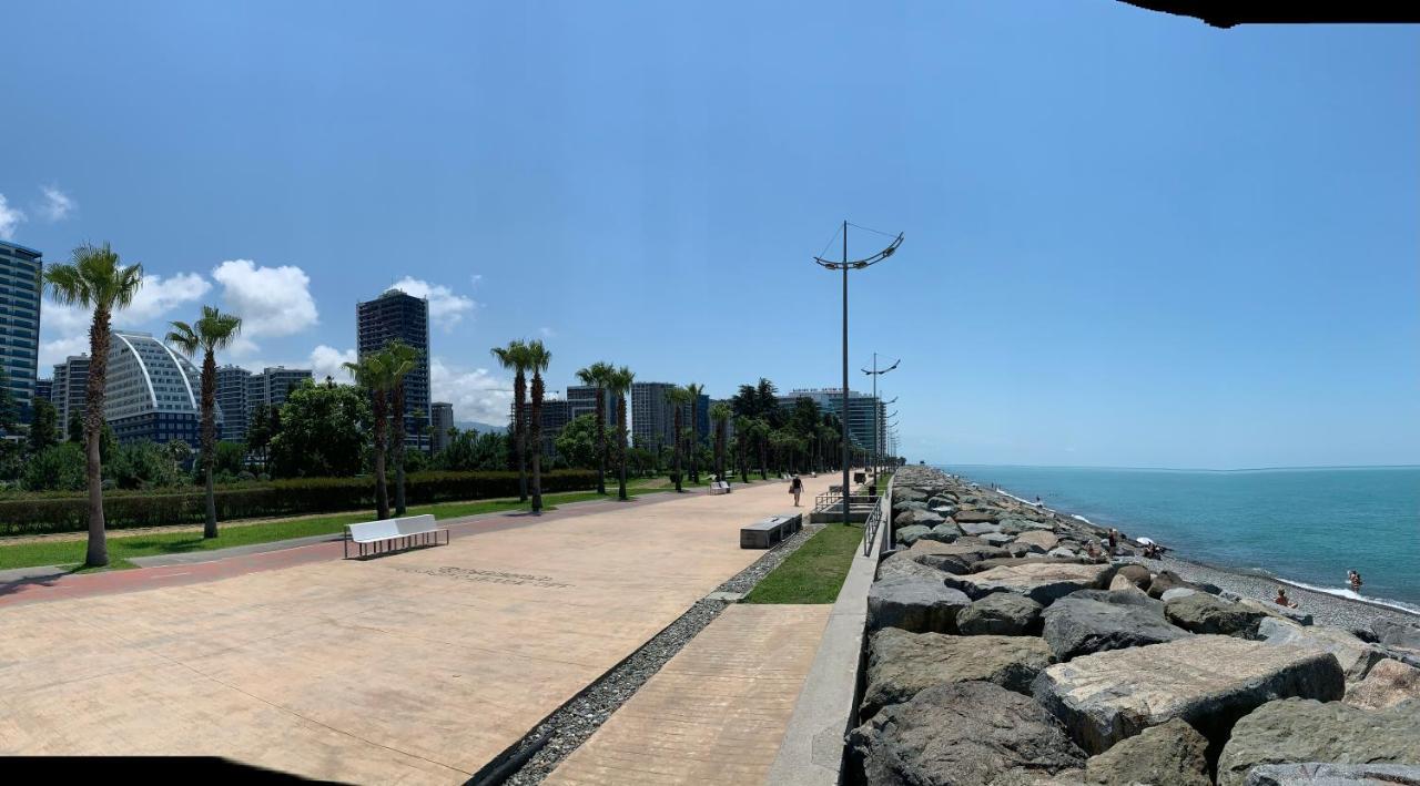White Sails Apartment Batumi Exterior photo